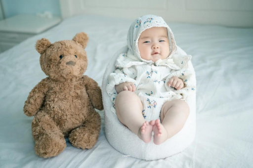 伊犁宝宝吃不饱母乳的症状